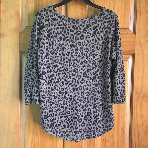 Women’s size small Market and Spruce 3/4 length sleeve leopard print top - Picture 2 of 5